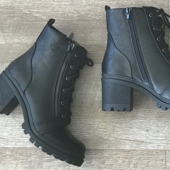 Soda Black Military Combat LaceUp Lug Boot - Picture 5 of 8